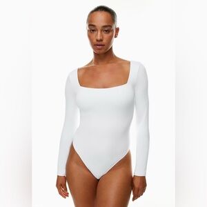 NWT Aritzia Babaton Contour Squareneck Long Sleeve Bodysuit S White